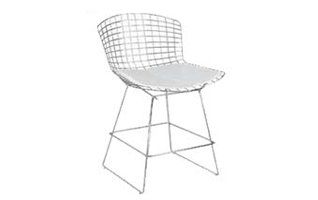 cadeira em aço com assento estofado