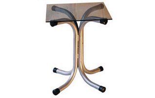 mesa de centro de vidro com pés cromados