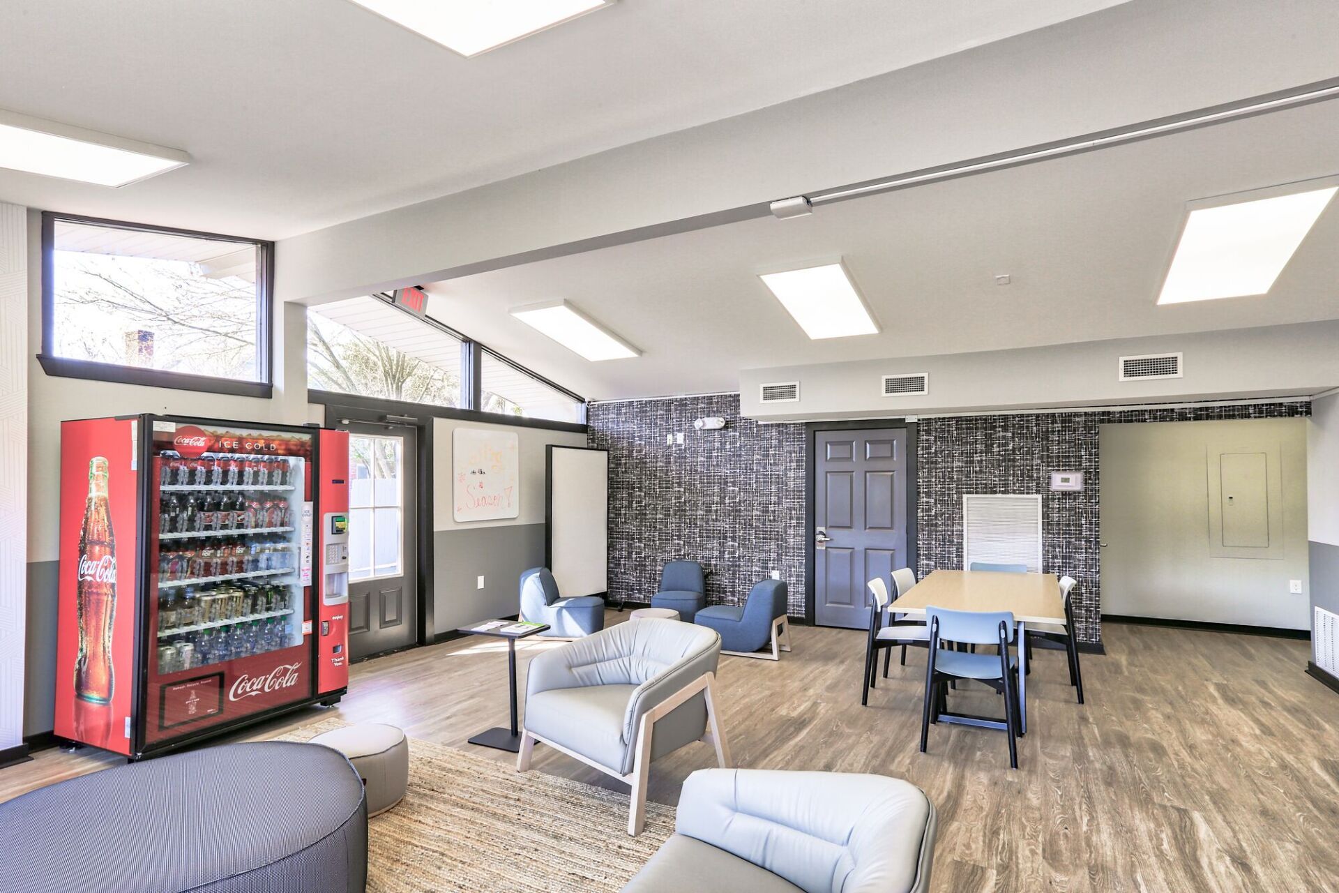 The Genesis Lafayette 1, 2 & 5 Bedroom Student Apartments in