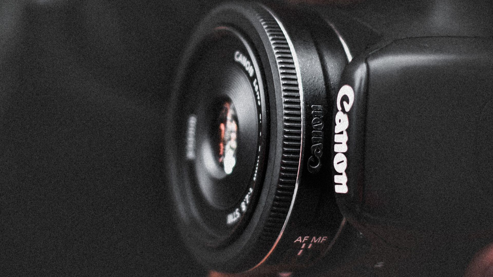 Close up to a Canon camera to feature top-notch equipment Ever After uses to produce epic photos