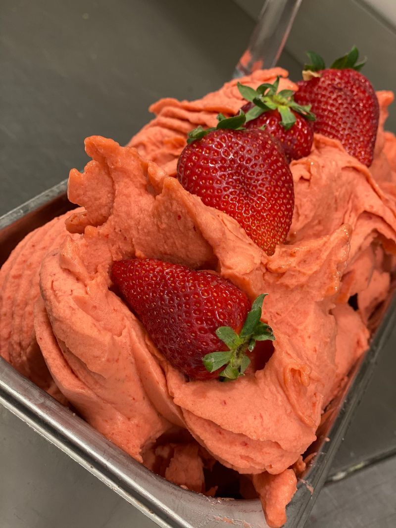 gelato alla fragole gelateria a Roma