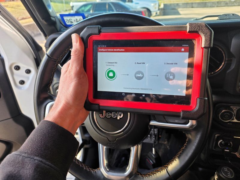 Diagnosing Vehicle with Launch Professional Diagnostic Scan Tool