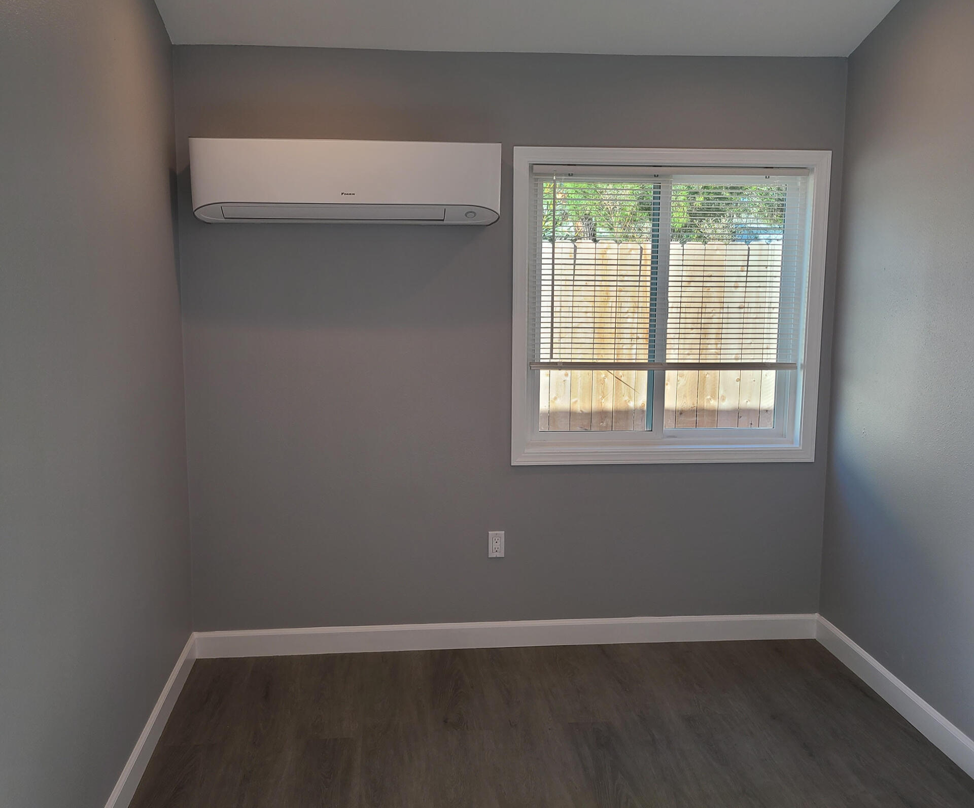 Ductless Mini Splits Thousand Oaks Ca www.comfortheroes.com