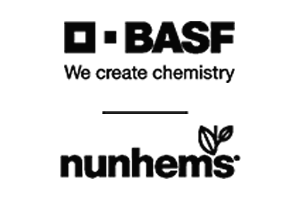 Um logotipo para o parque tur com uma bússola no meio