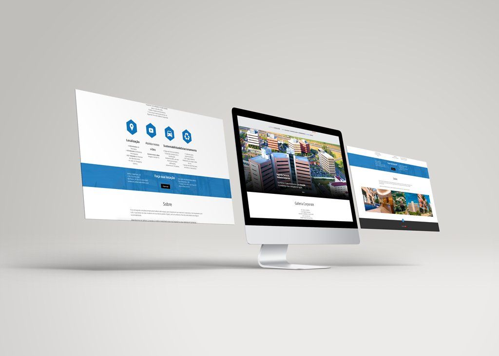 Três monitores de computador estão flutuando no ar.