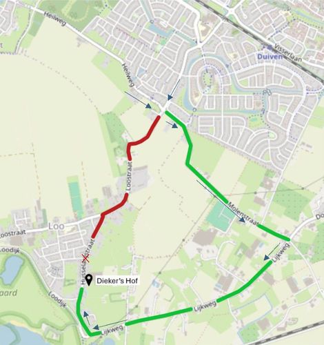 Kaart met een route tussen Duiven en Dieker's Hof, waarbij een rode lijn een geblokkeerde doorgang aangeeft en een groene lijn een alternatieve route.