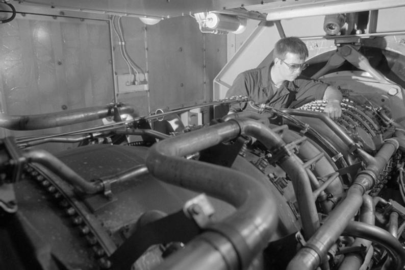 Gas turbine machinery room