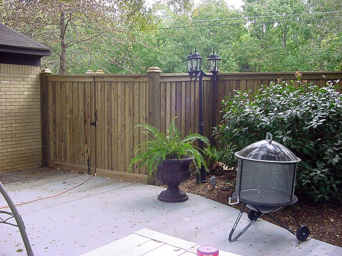 Board on Board Fence — Hattiesburg, MS — United Fence Co