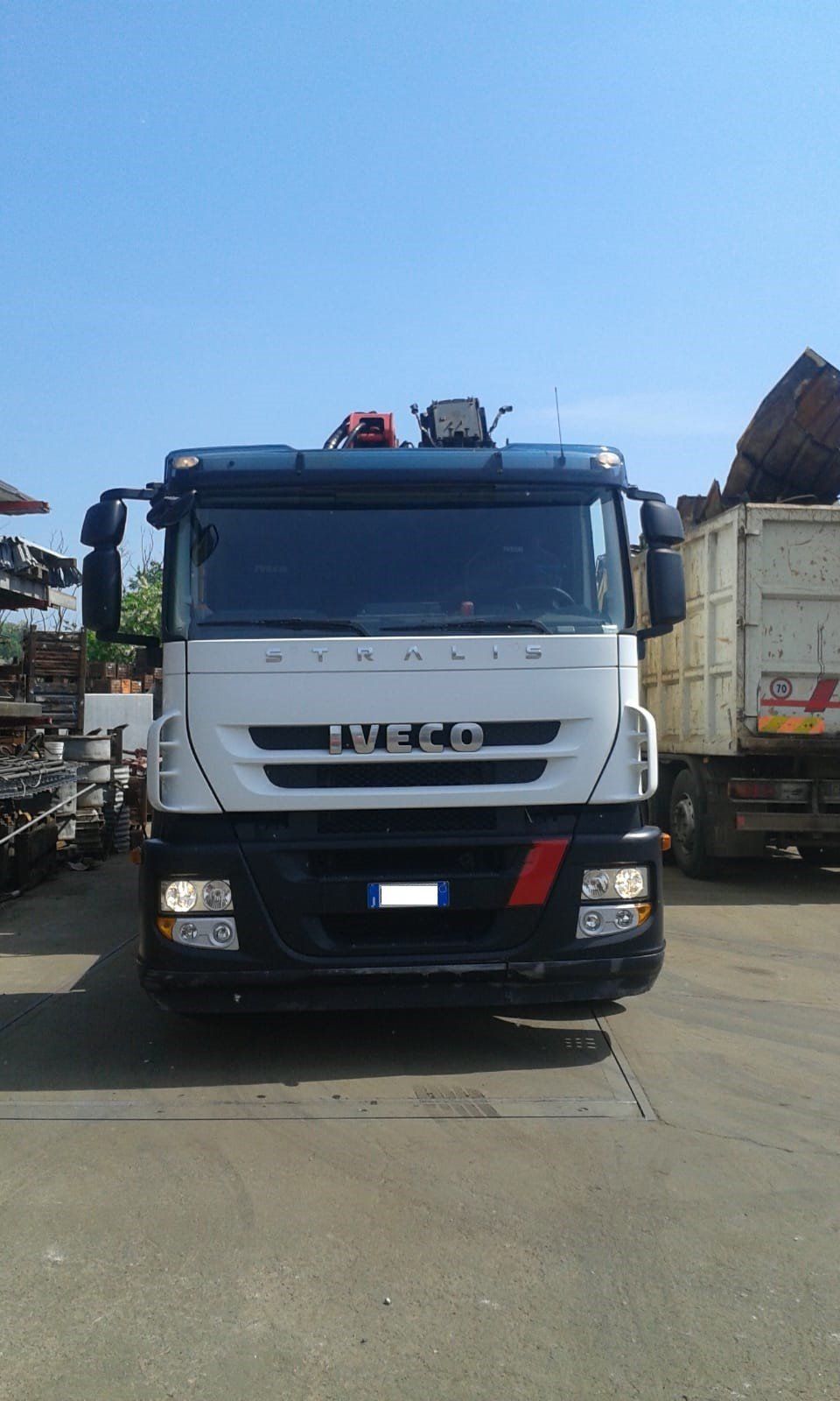 camion per lo smaltimento rifiuti