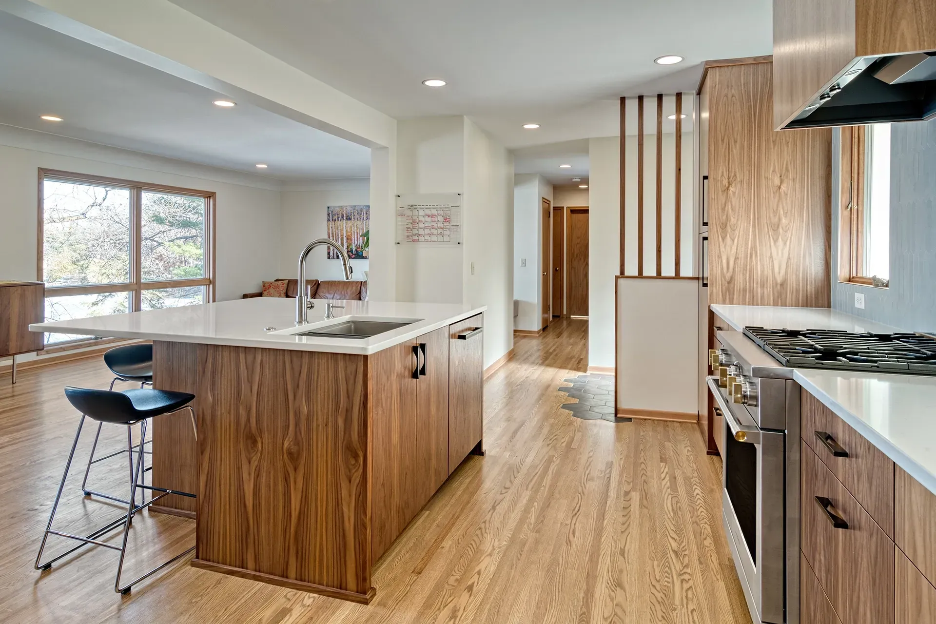 Modern Kitchen Remodel with Kitchen Island