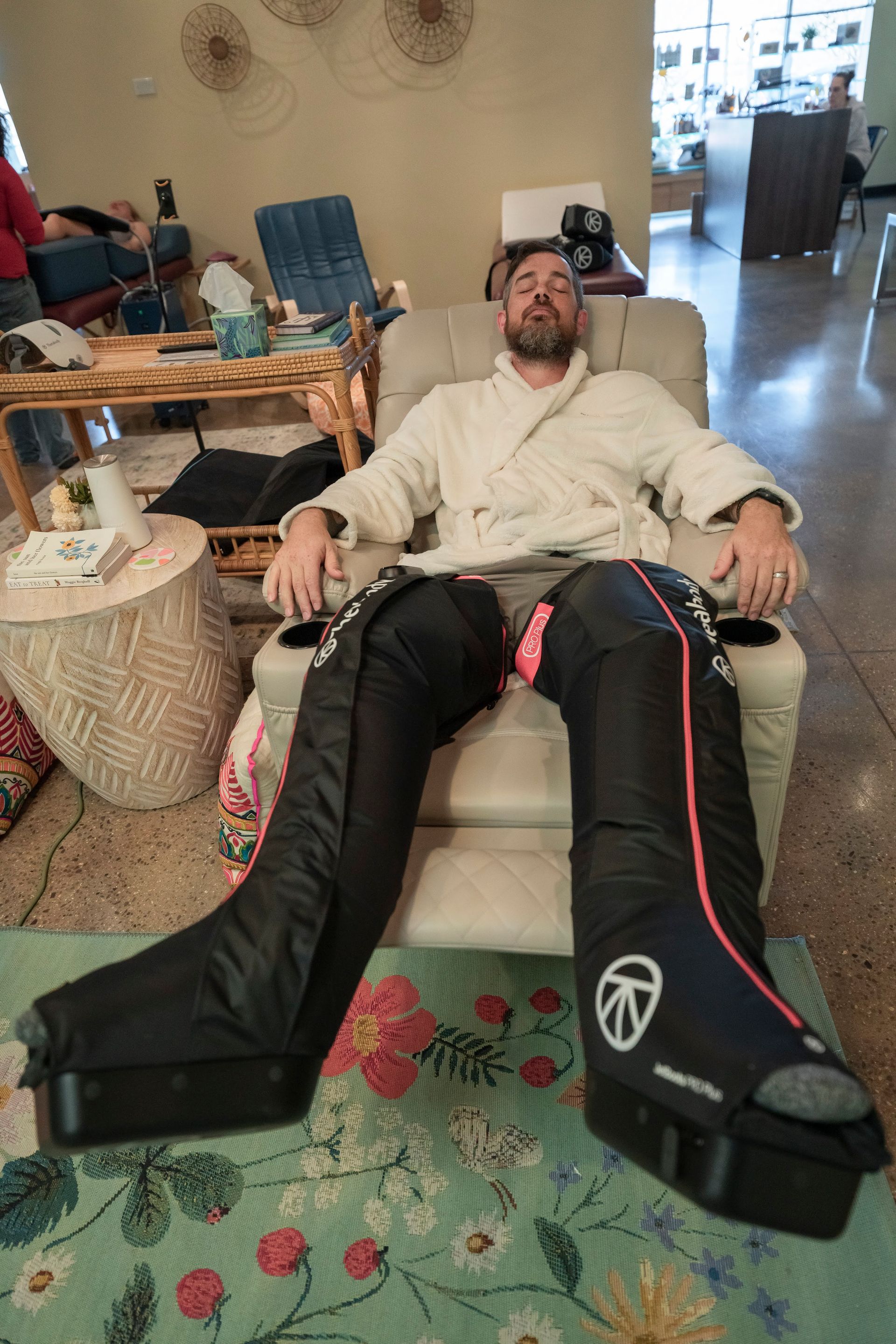 5 Benefits of Compression Therapy for Recovery & Circulation