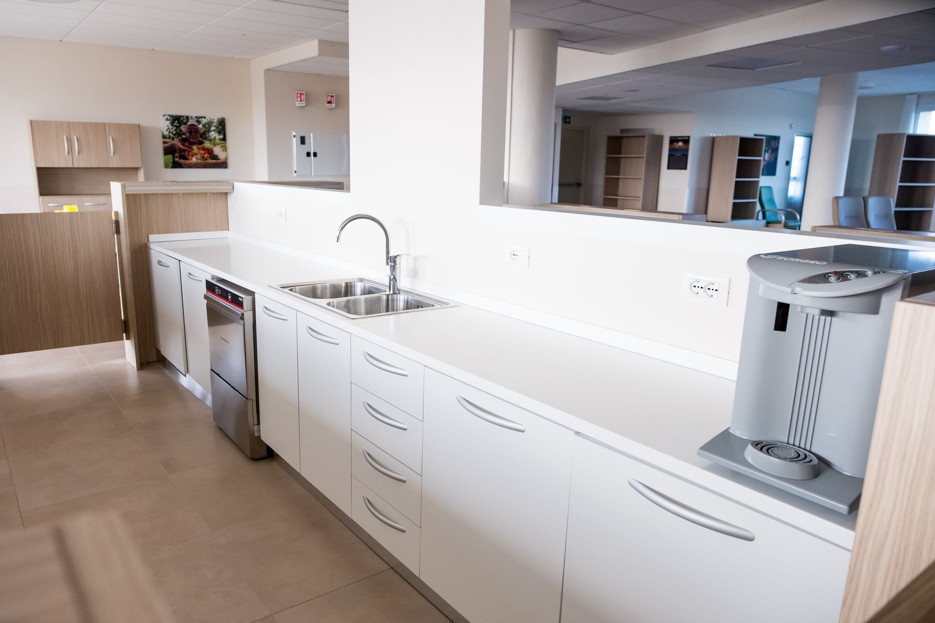 sala centro servizi anziani bellini