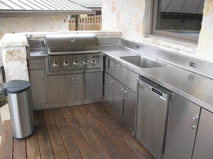 Outdoor Kitchens