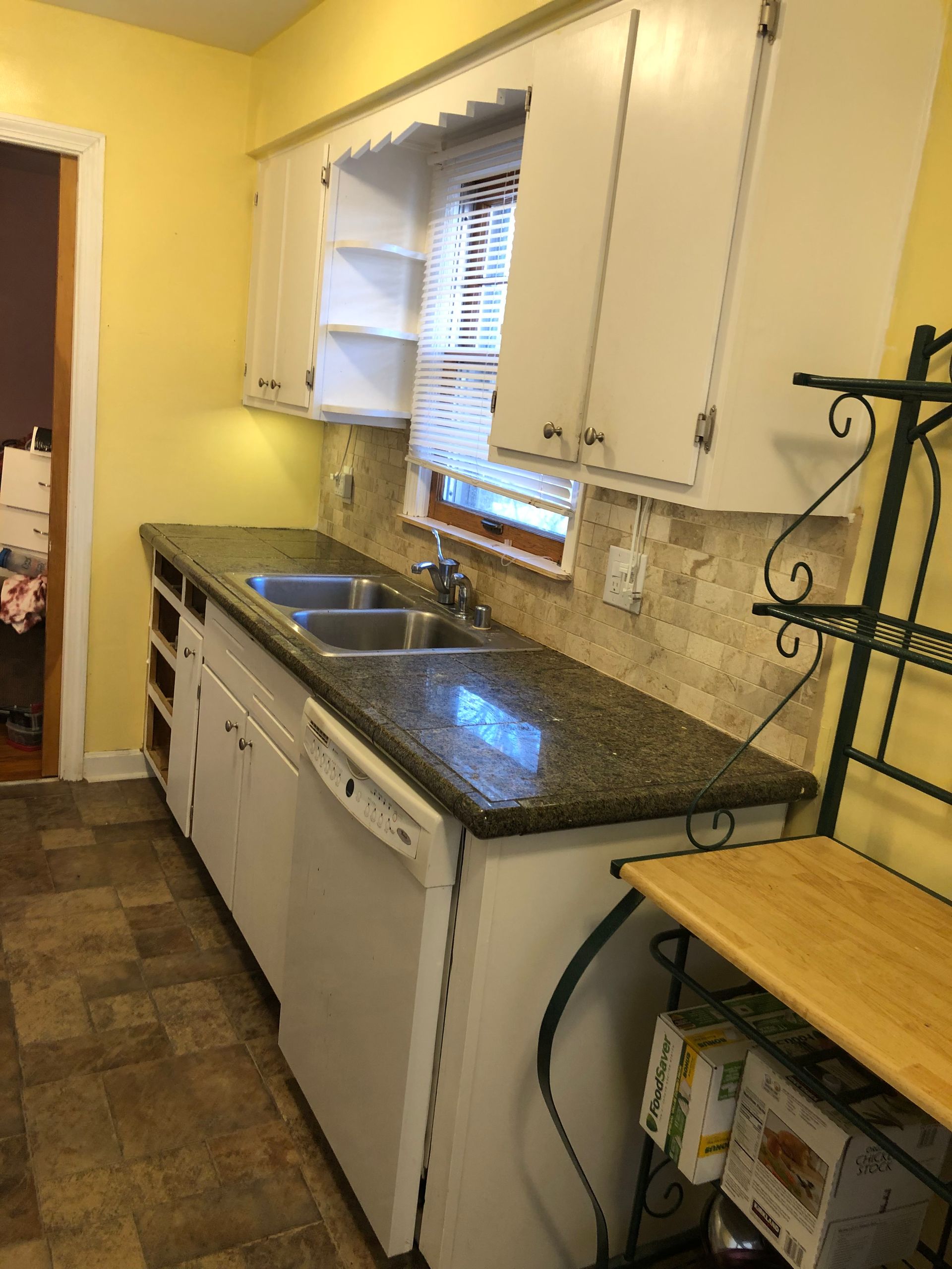 kitchen remodel - before
