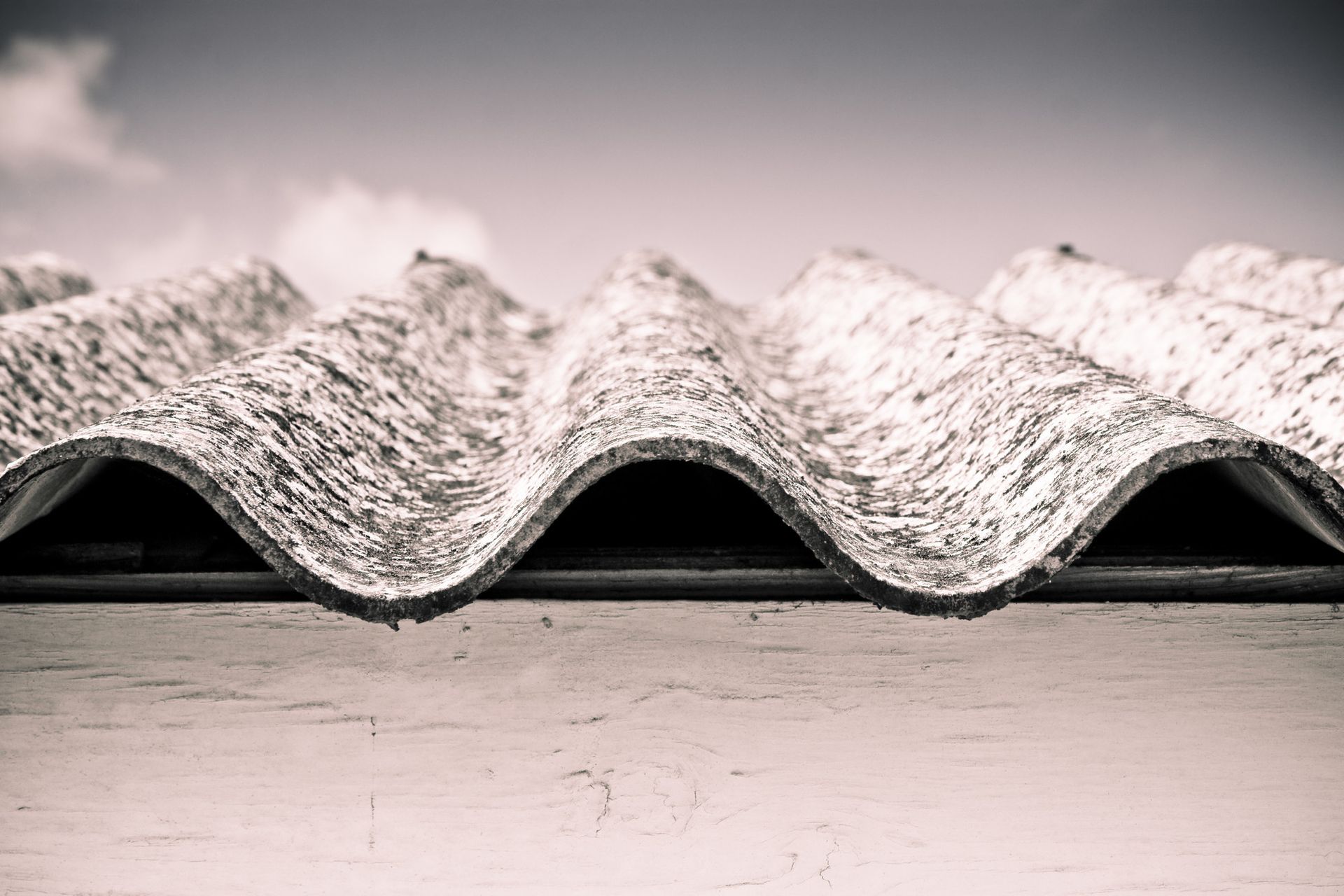 a close up of an asbestos roof