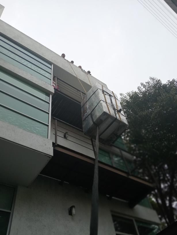 TRANSPORTES Y MUDANZAS ELIZALDE