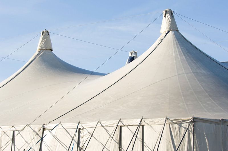 Carpas plegables, Carpas inflables