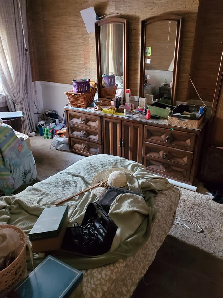 Unorganized Bedroom — Pittsburgh, PA — Junk Magician