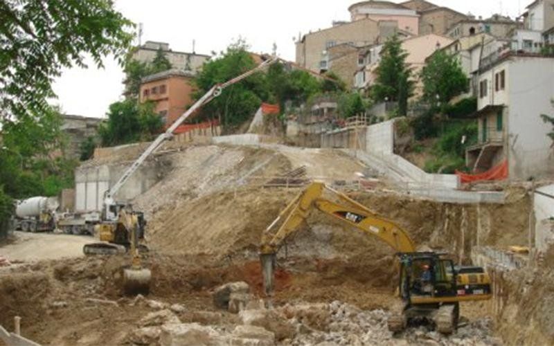 luogo adibito a cantiere edile