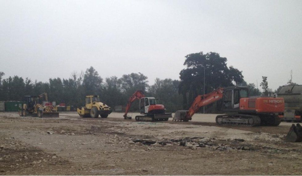 mezzi pesanti per lavori edili