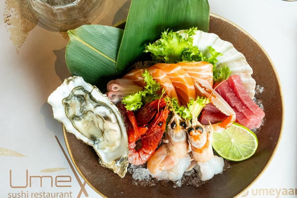 Barche di sushi assortito