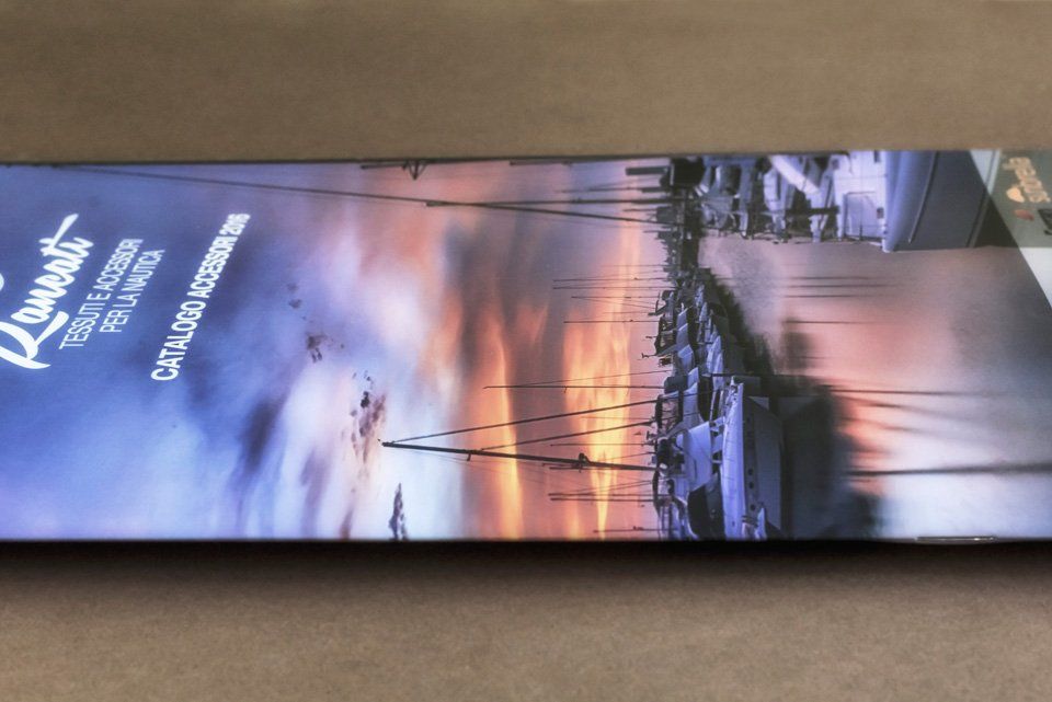 menù di ristorante con immagine di porto