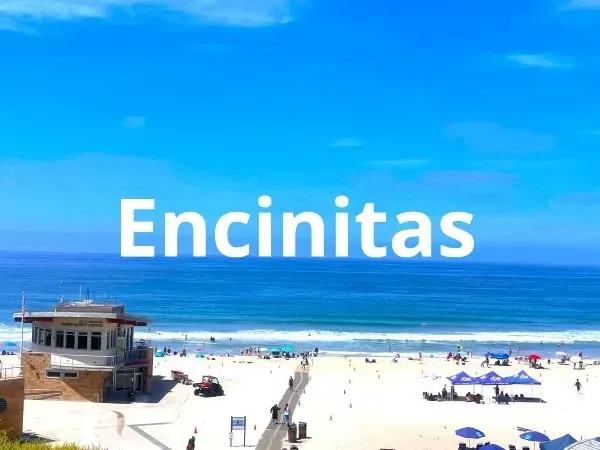 A beautifully sunny day at Moonlight Beach in Encinitas.