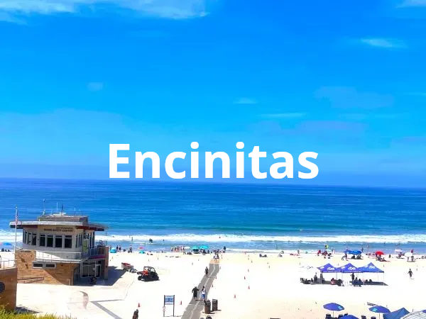 A beautifully sunny day at Moonlight Beach in Encinitas.