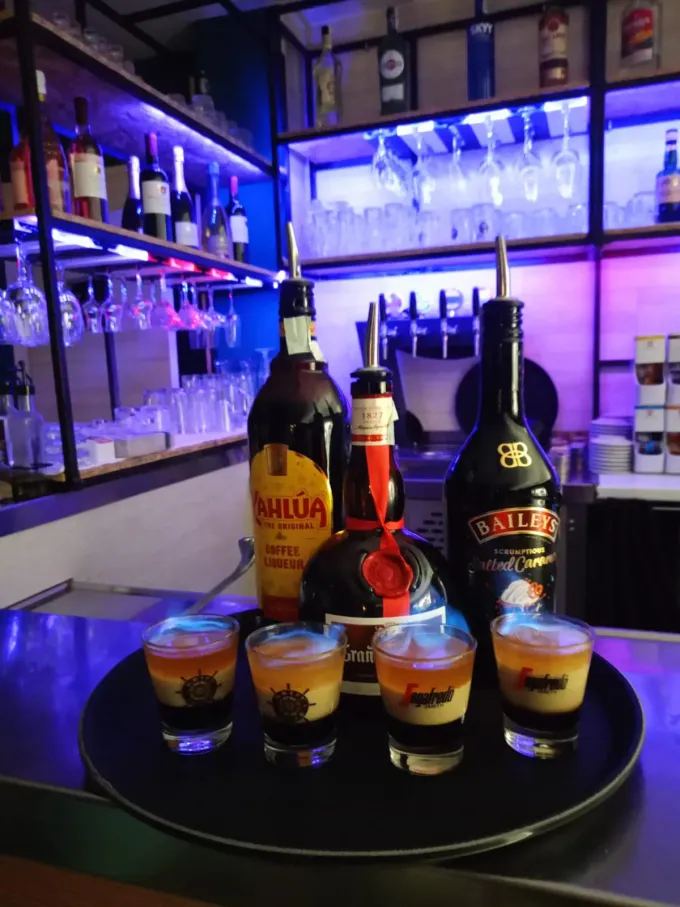 bar