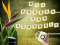 Scrabble-tegels spellen.