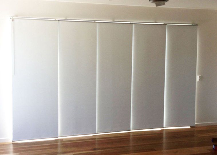 white-curtain-wood-floor