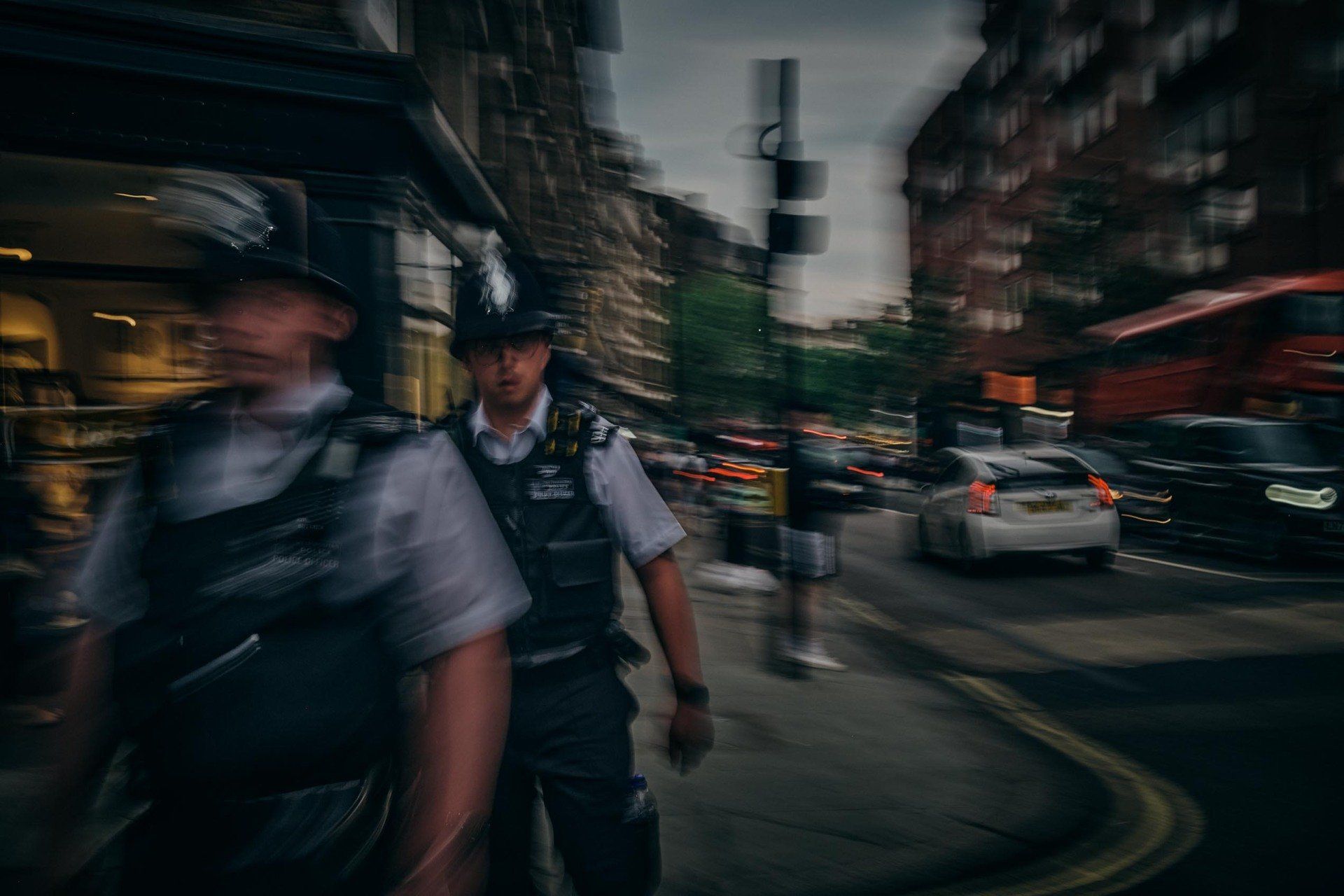 Immerse in the spirit of London through captivating fine art photography @Oana Baković, London Zoom 2021. 