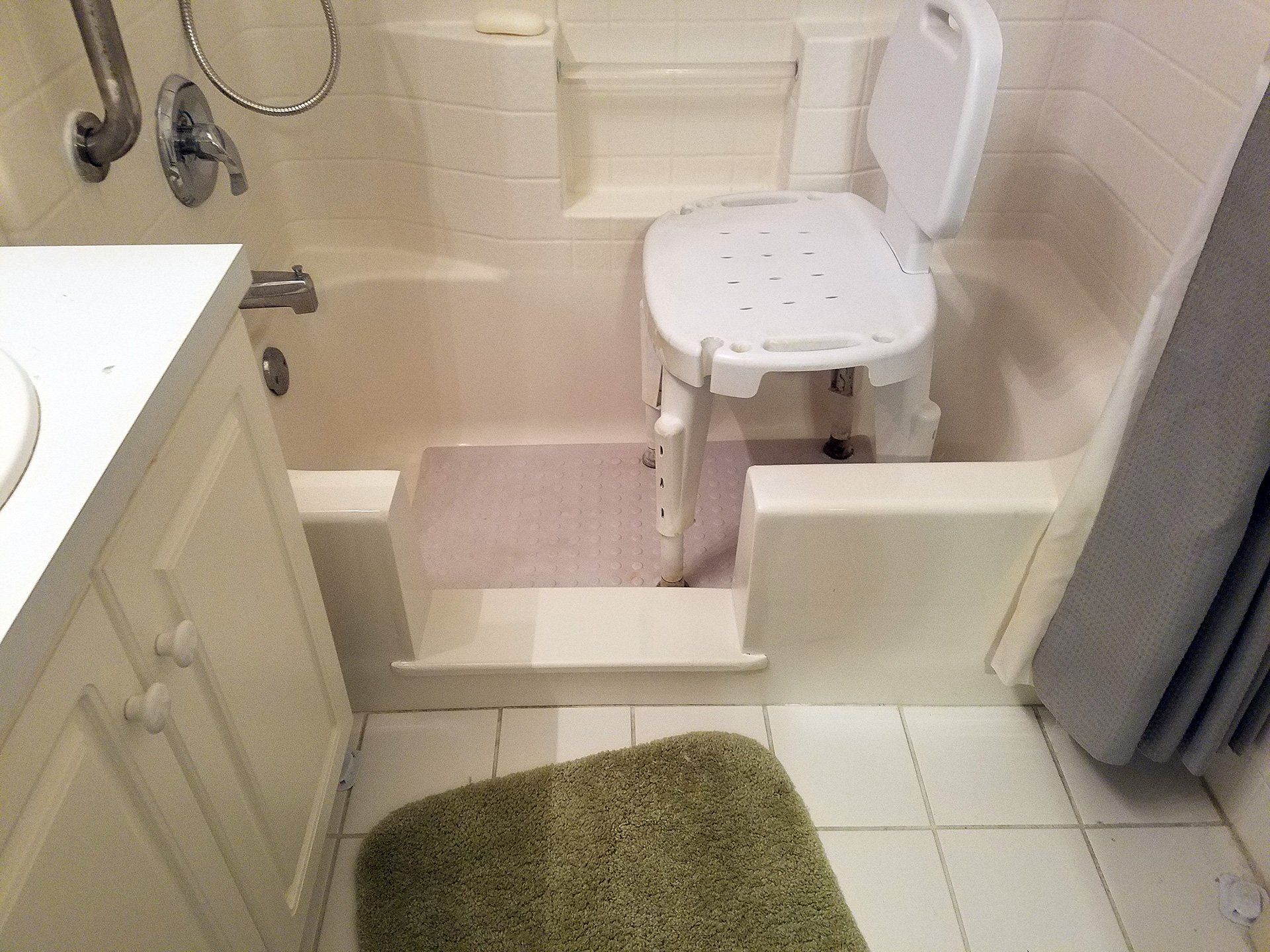 bath cut with chair