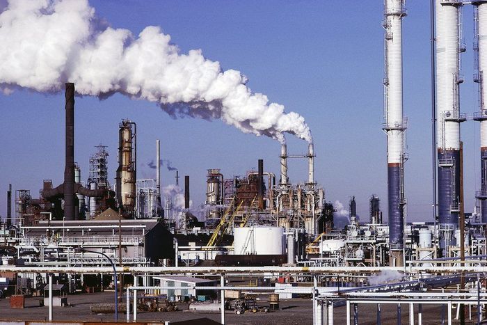 New Jersey oil refineries are a large source of air pollution and are contributing to global warming