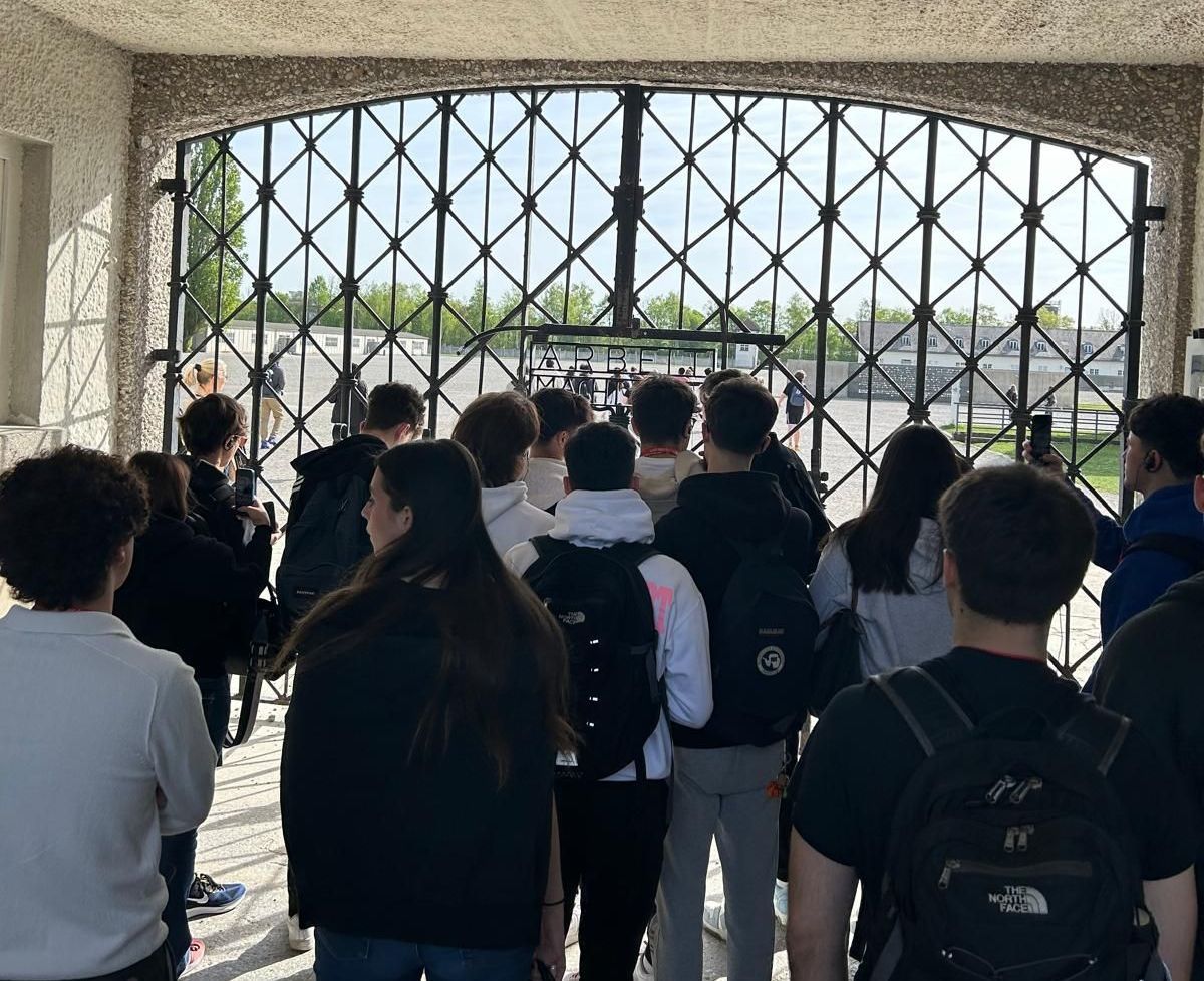 Gli studenti in visita ai luoghi della memoria del Nazismo. 