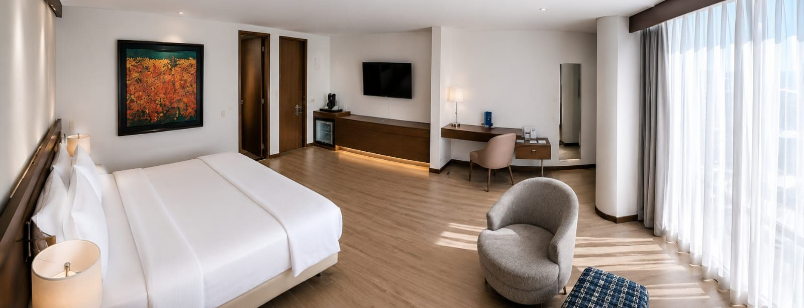 SUITE BLUE AMPI BIEN ILUMINADA 