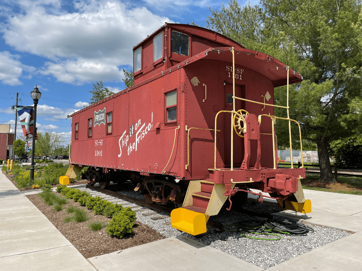 Bentonville-Roges-Springdale-Fayetteville-Pea-Ridge-Siloam-Springs-Bella-Vista-Arkansas-Investment-Property-Home-Residential-Commercial-Land-For-Sale-For-Lease-Mason-Capital-Group-Real-Estate-Firm-Keller-Williams-Coldwell-Banker-Re/Max-Brandon-Group-Walmart-Relocation-Zillow-Realtor