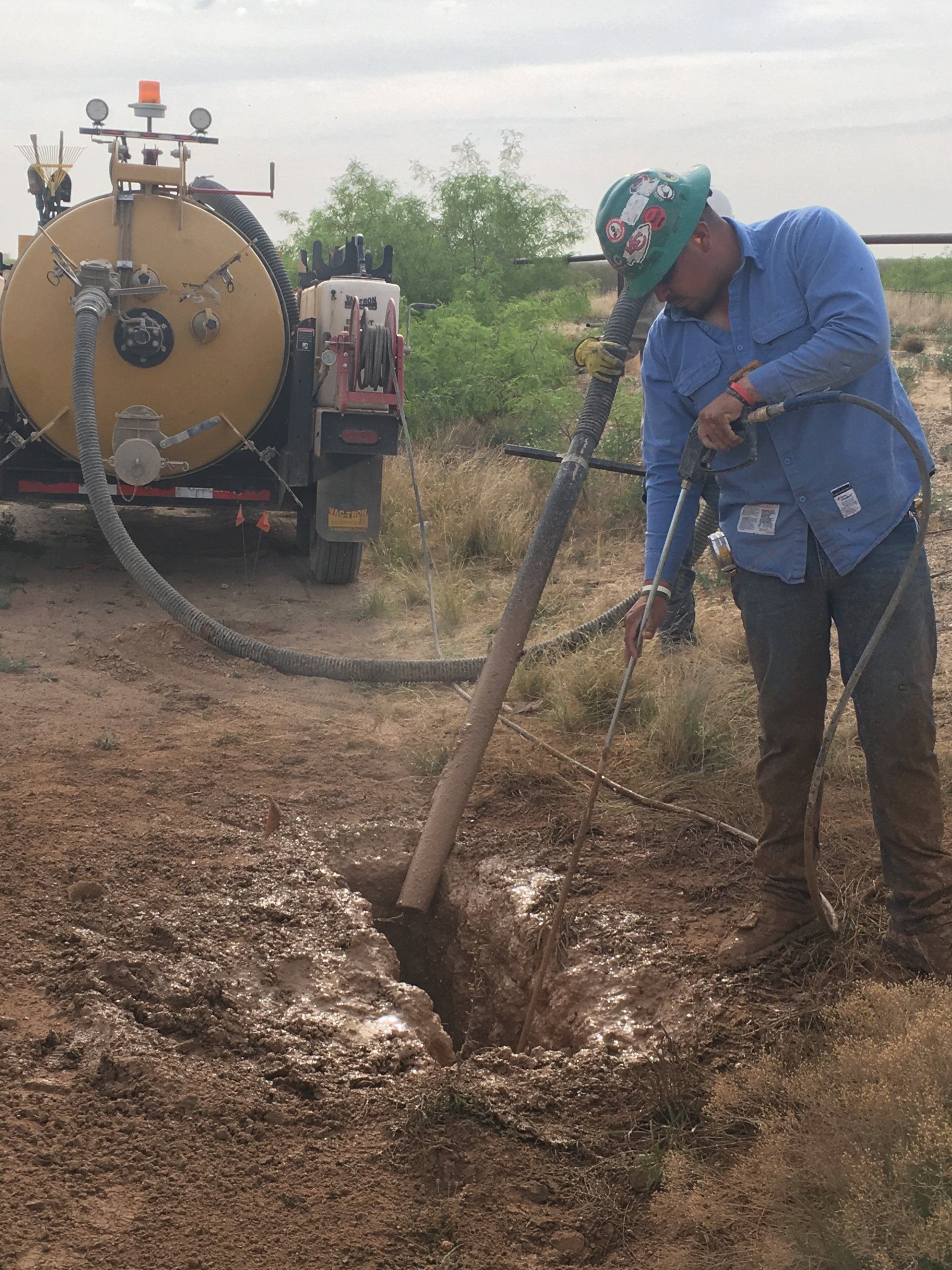 Hydrovac Excavation Houston, TX; Hobbs, NM & Artesia, NM Creek Pipe