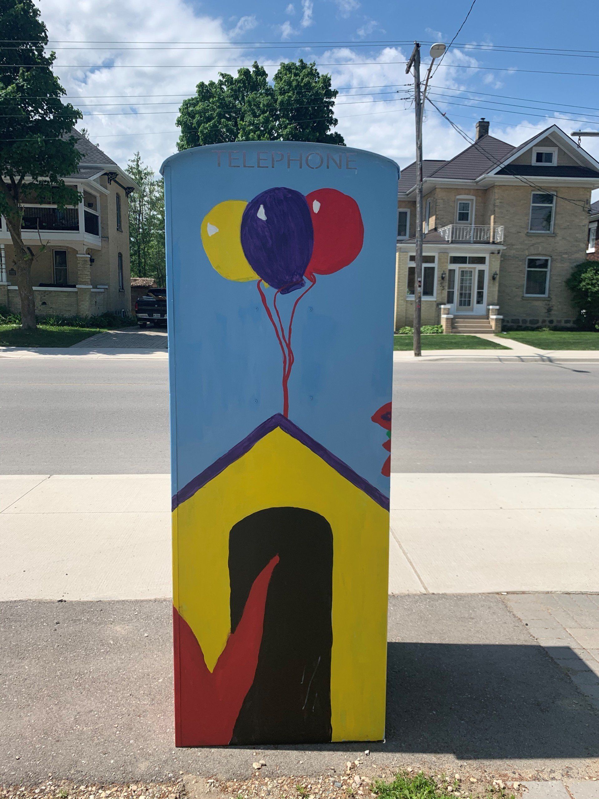 This booth was made for talking” mural – interactive art installation with balloons