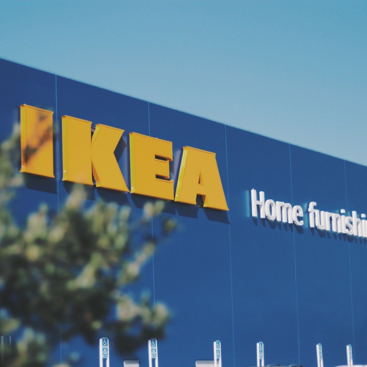 A blue building with the word ikea on it