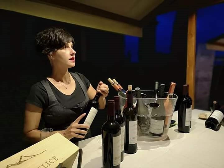 Sommelier wine tasting 1