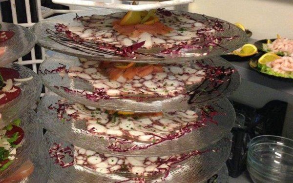Carpaccio di polpo a buffet