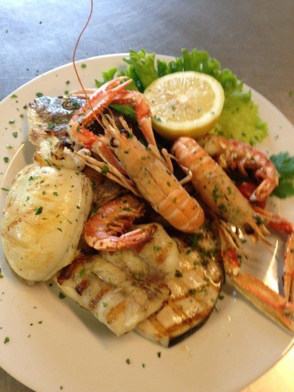 Gamberoni e pesce alla griglia