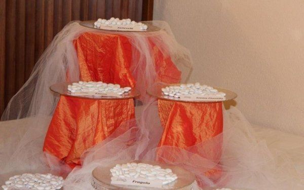 Torte di compleanno nel ristorante