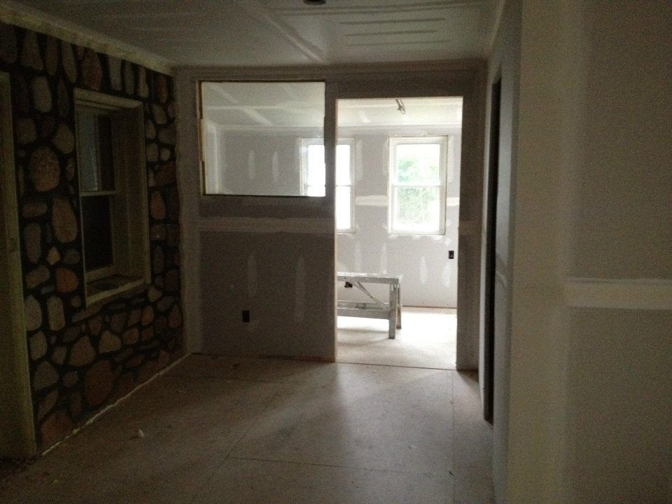 Empty Room With Custom Painted Walls — Candler, NC — ARS Construction Service
