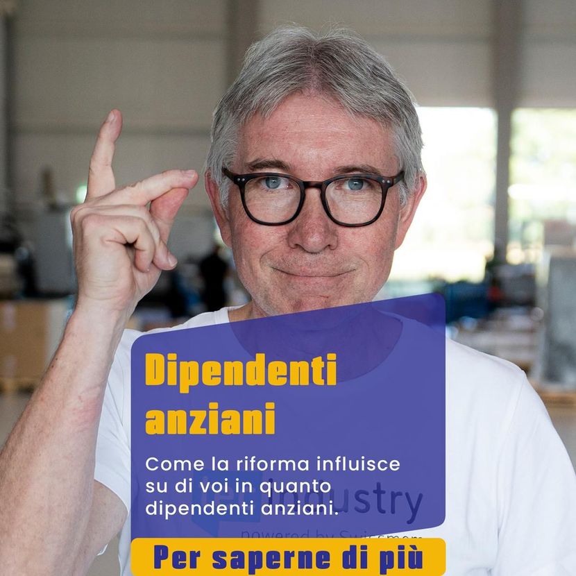 Un uomo con gli occhiali regge un cartello che dice altere arbeitnehmende