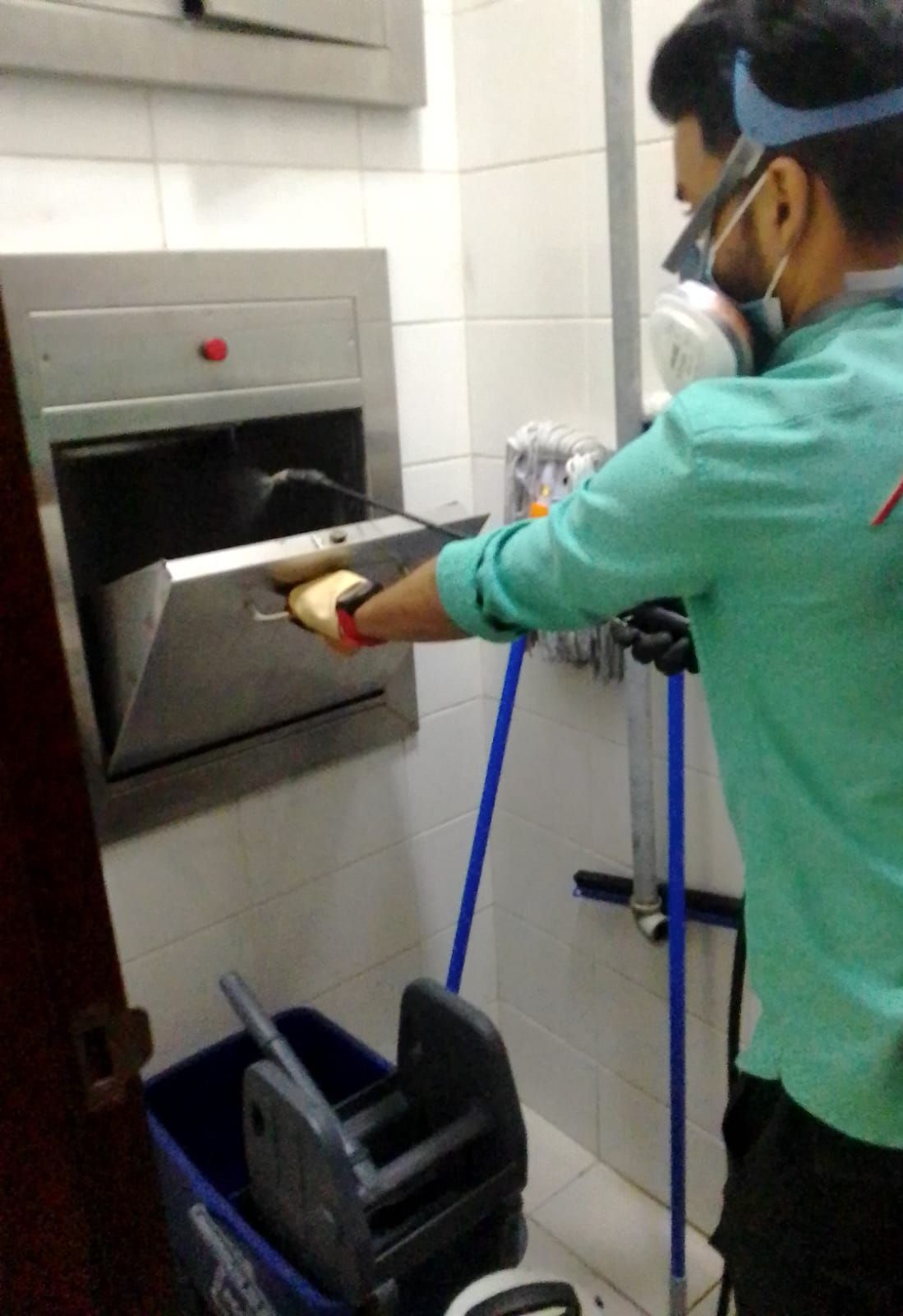 Garbage pest control