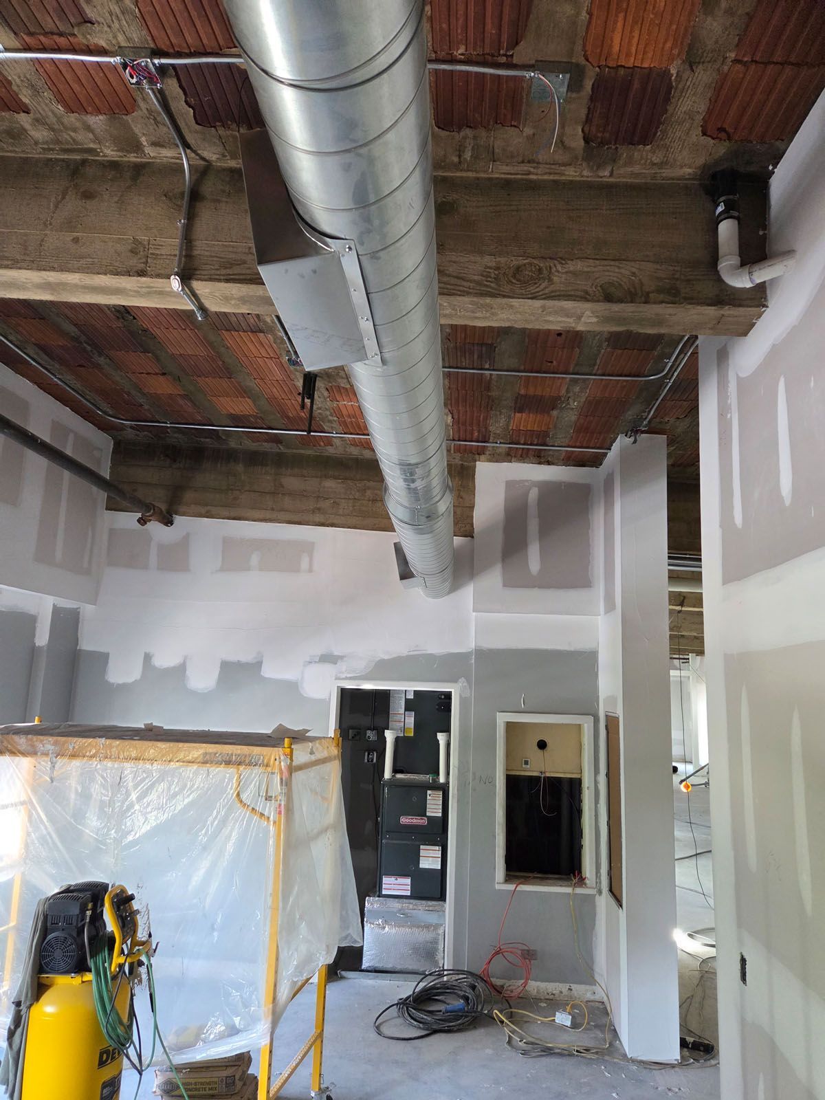 Lenz building under construction