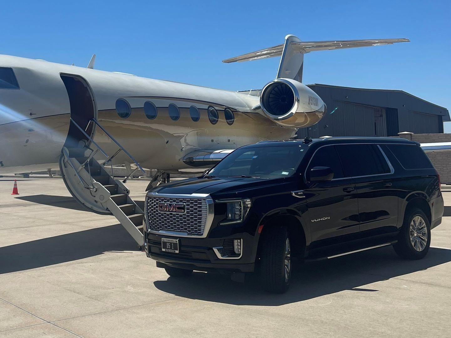 GMC Yukon Denali  airport car service Lakewood to DFW Airport