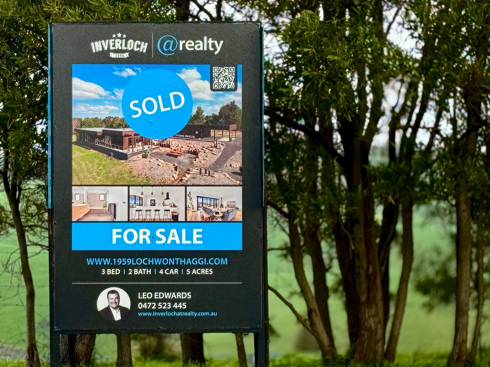 Real estate sign: 